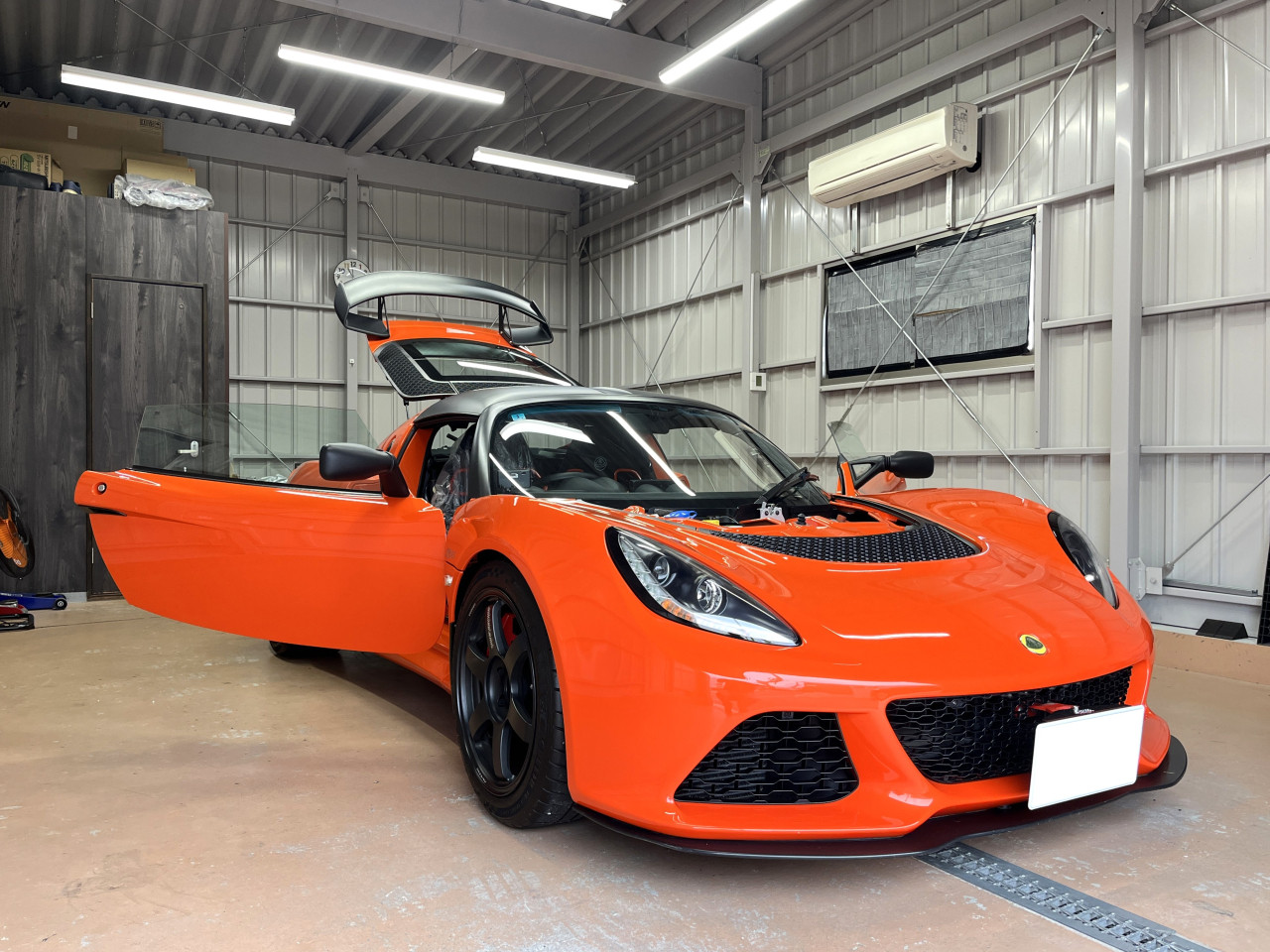 SPORT410純正ナイトロンサスペンション・レイズTE37 S-plusなどカスタマイズ多数 LOTUS EXIGE S クラブレーサー ご納車直前整備