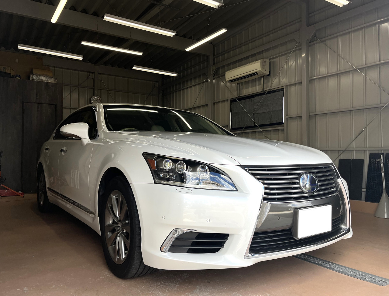 ご依頼作業：LEXUS LS600h（UVF45後期モデル） 室内異音低減作業 その①